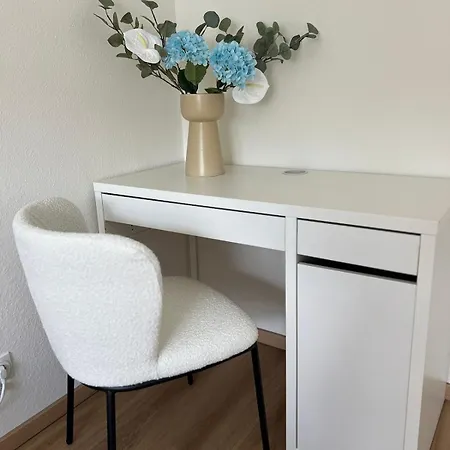 Schoene In Ruhiger Lage Apartment